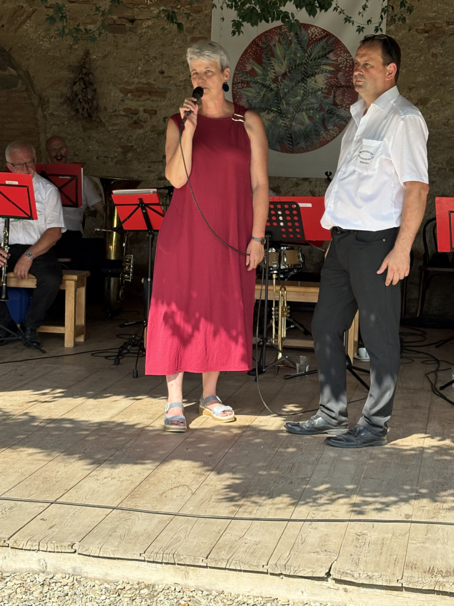 20_Begruessung_Pfarrhof